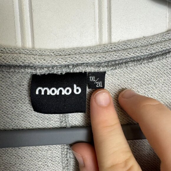 Mono B Grey V-Neck Pullover Sweatshirt Star Graphic K36 - Picture 2 of 4